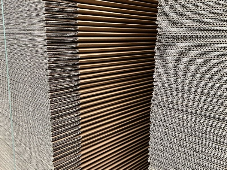 Golfkarton platen van Spee golfkarton